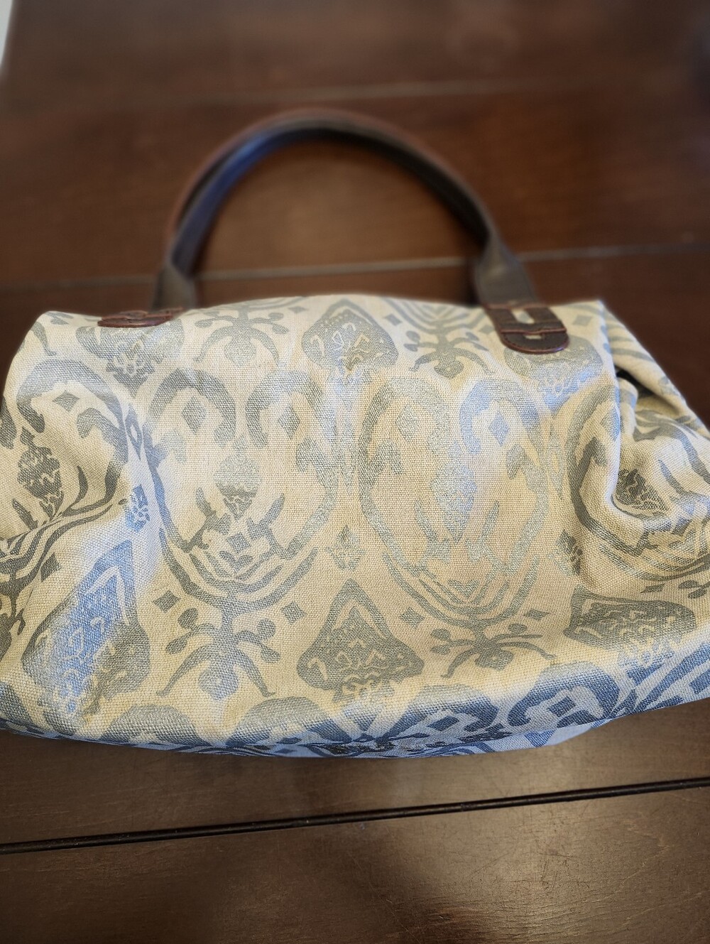 Stella And Dot- "Hello Sunshine" Metallic Handbag